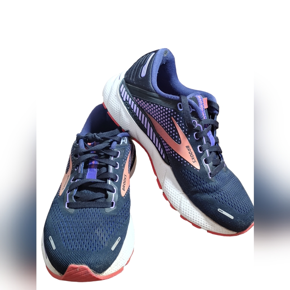 Brooks Brothers Adrenaline GTS size 7.5